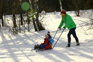 Protéger la peau de son enfant au ski 